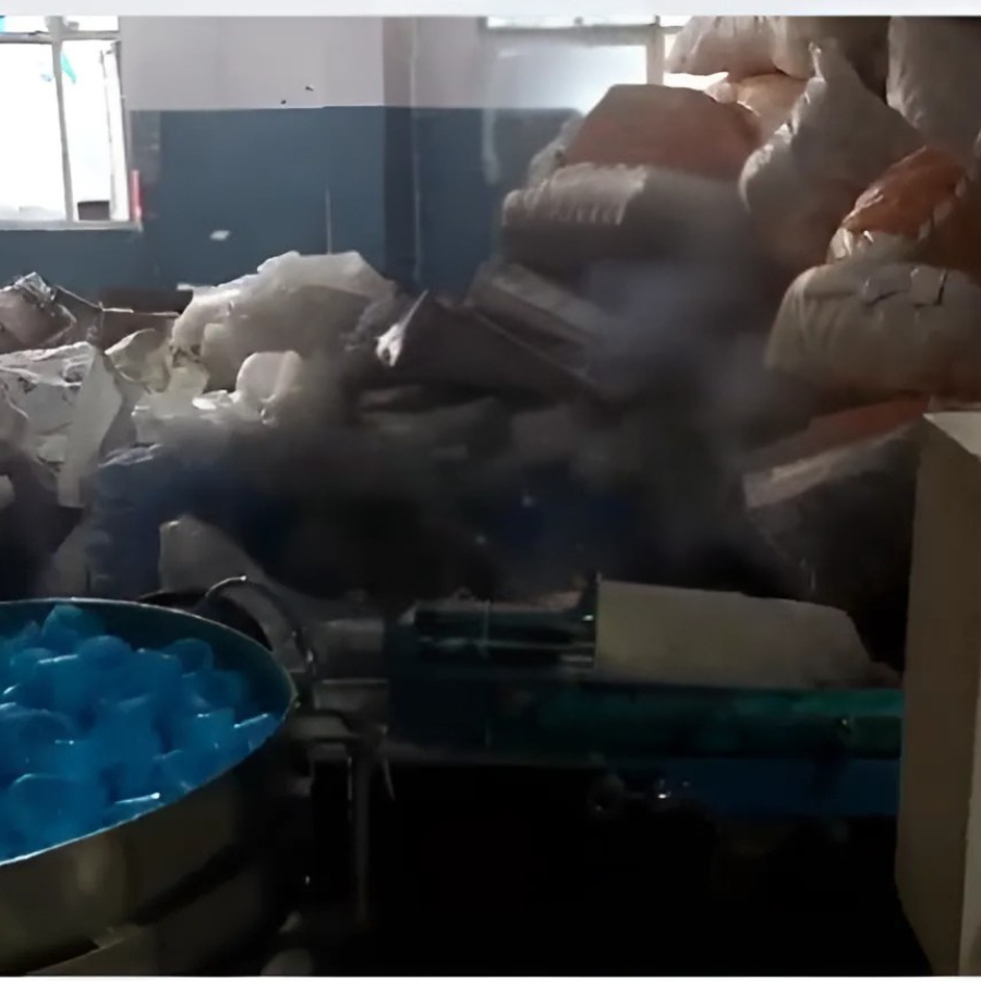 Cap Folding and Slitting Machine